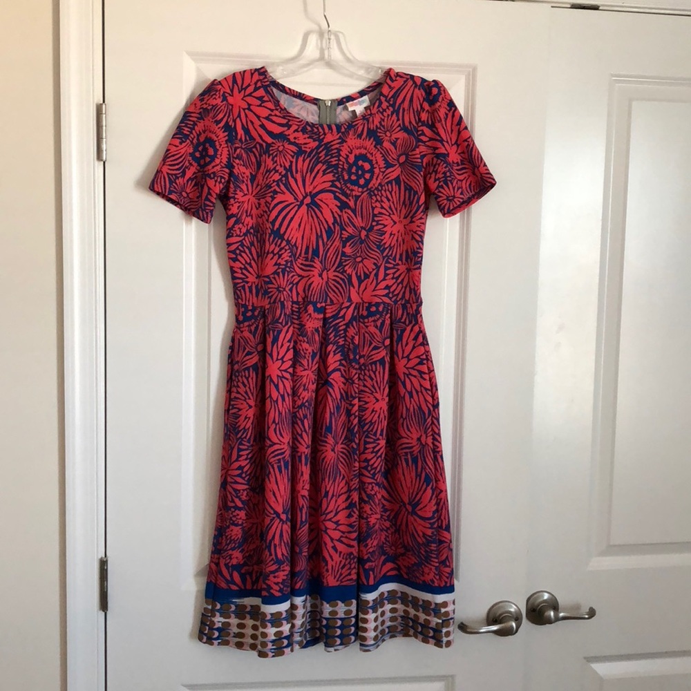 Lularoe Amelia (size S)